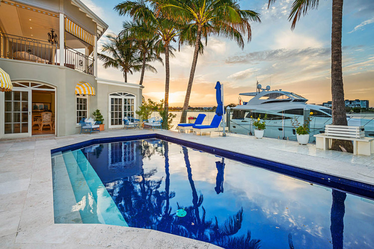 Live Like Royalty On The Broadwater